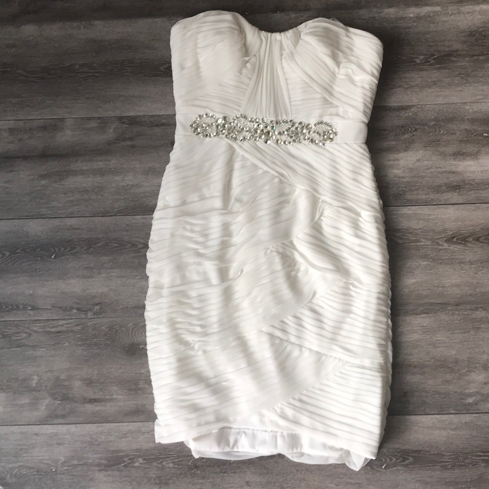 Embellished White cocktail dress (Cache)